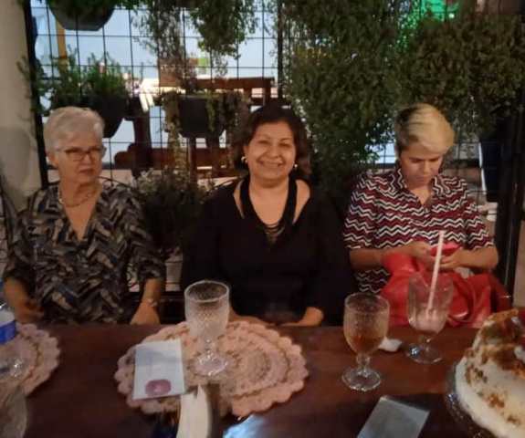 Fannyliz Tibcherani comemorou seu aniversário com amigos e familiares Fannyliz Tibcherani comemorou seu aniversário com amigos e familiares