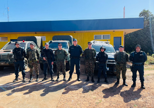Comando do 4º BPM visita base do 11º RCMec na Operação Ágata