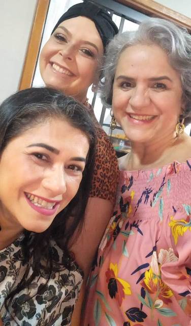 Fannyliz Tibcherani comemorou seu aniversário com amigos e familiares Fannyliz Tibcherani comemorou seu aniversário com amigos e familiares