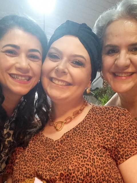 Fannyliz Tibcherani comemorou seu aniversário com amigos e familiares Fannyliz Tibcherani comemorou seu aniversário com amigos e familiares