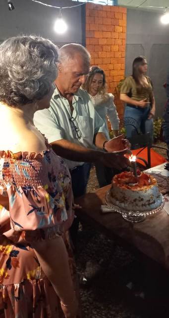 Fannyliz Tibcherani comemorou seu aniversário com amigos e familiares Fannyliz Tibcherani comemorou seu aniversário com amigos e familiares