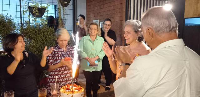 Fannyliz Tibcherani comemorou seu aniversário com amigos e familiares Fannyliz Tibcherani comemorou seu aniversário com amigos e familiares