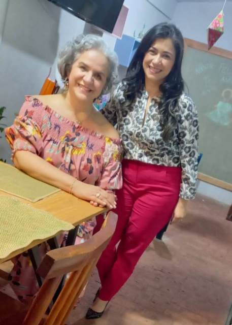 Fannyliz Tibcherani comemorou seu aniversário com amigos e familiares Fannyliz Tibcherani comemorou seu aniversário com amigos e familiares