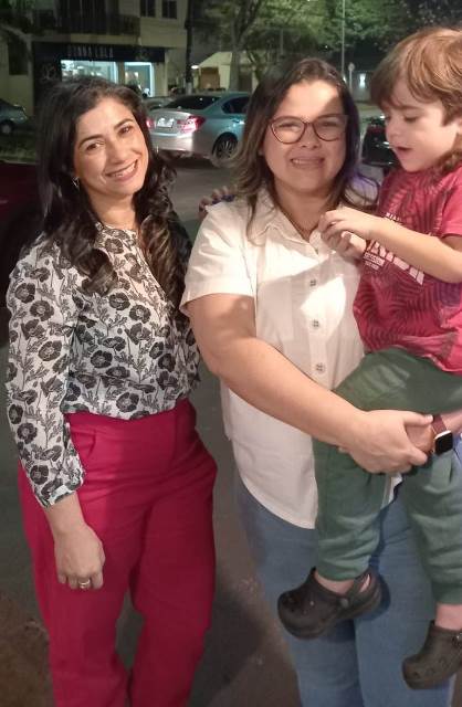 Fannyliz Tibcherani comemorou seu aniversário com amigos e familiares Fannyliz Tibcherani comemorou seu aniversário com amigos e familiares