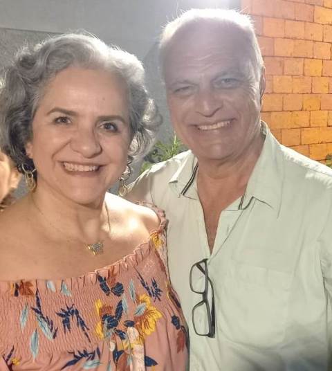 Fannyliz Tibcherani comemorou seu aniversário com amigos e familiares Fannyliz Tibcherani comemorou seu aniversário com amigos e familiares