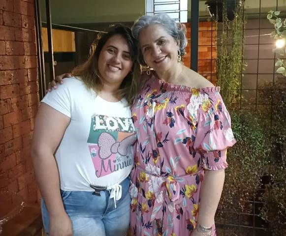 Fannyliz Tibcherani comemorou seu aniversário com amigos e familiares Fannyliz Tibcherani comemorou seu aniversário com amigos e familiares