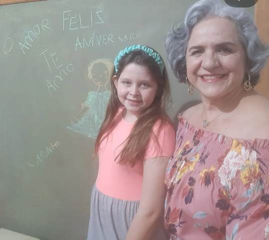 Fannyliz Tibcherani comemorou seu aniversário com amigos e familiares Fannyliz Tibcherani comemorou seu aniversário com amigos e familiares