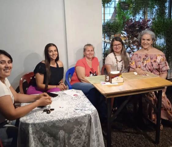 Fannyliz Tibcherani comemorou seu aniversário com amigos e familiares Fannyliz Tibcherani comemorou seu aniversário com amigos e familiares
