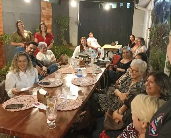 Fannyliz Tibcherani comemorou seu aniversário com amigos e familiares Fannyliz Tibcherani comemorou seu aniversário com amigos e familiares