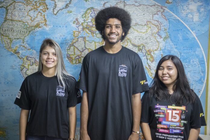 Alunos do Instituto Luther King