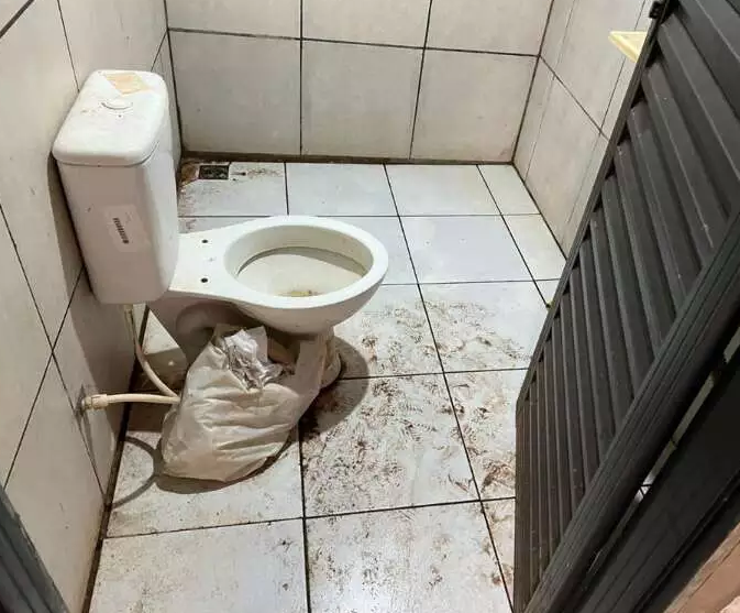 Duas pessoas são presas por manter 30 paraguaios em condições de escravidão Duas pessoas são presas por manter 30 paraguaios em condições de escravidão