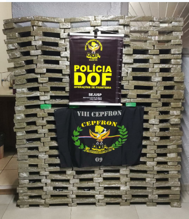 Veículo carregado com mais de 300 quilos de maconha é apreendido em cidade de MS Veículo carregado com mais de 300 quilos de maconha é apreendido em cidade de MS