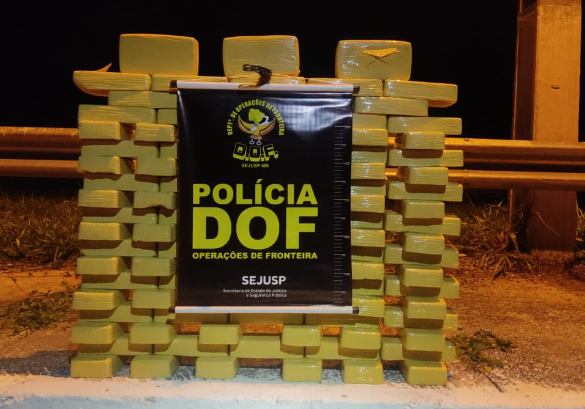 Mais de cinco milhões de reais em pasta base de cocaína foram apreendidos pelo DOF Mais de cinco milhões de reais em pasta base de cocaína foram apreendidos pelo DOF