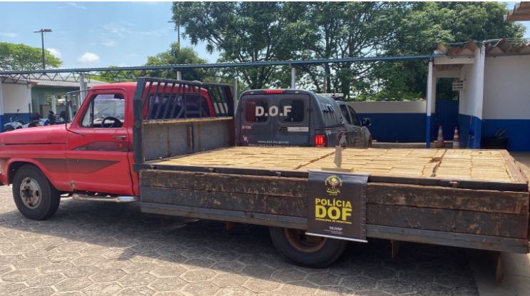 DOF apreende 300 quilos de droga em fundo falso de F-4000 DOF apreende 300 quilos de droga em fundo falso de F-4000