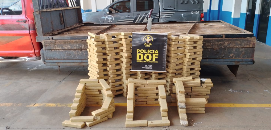 DOF apreende 300 quilos de droga em fundo falso de F-4000 DOF apreende 300 quilos de droga em fundo falso de F-4000