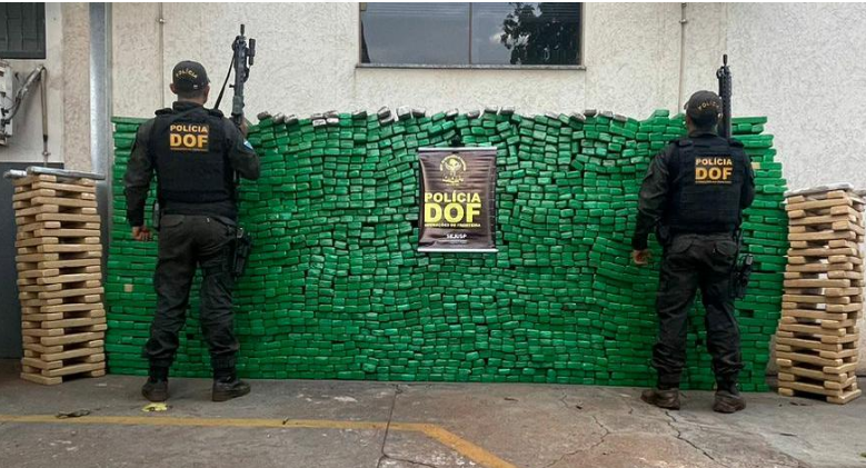 Camionete roubada em SP foi recuperada pelo DOF com mais de 1,7 tonelada de maconha Camionete roubada em SP foi recuperada pelo DOF com mais de 1,7 tonelada de maconha