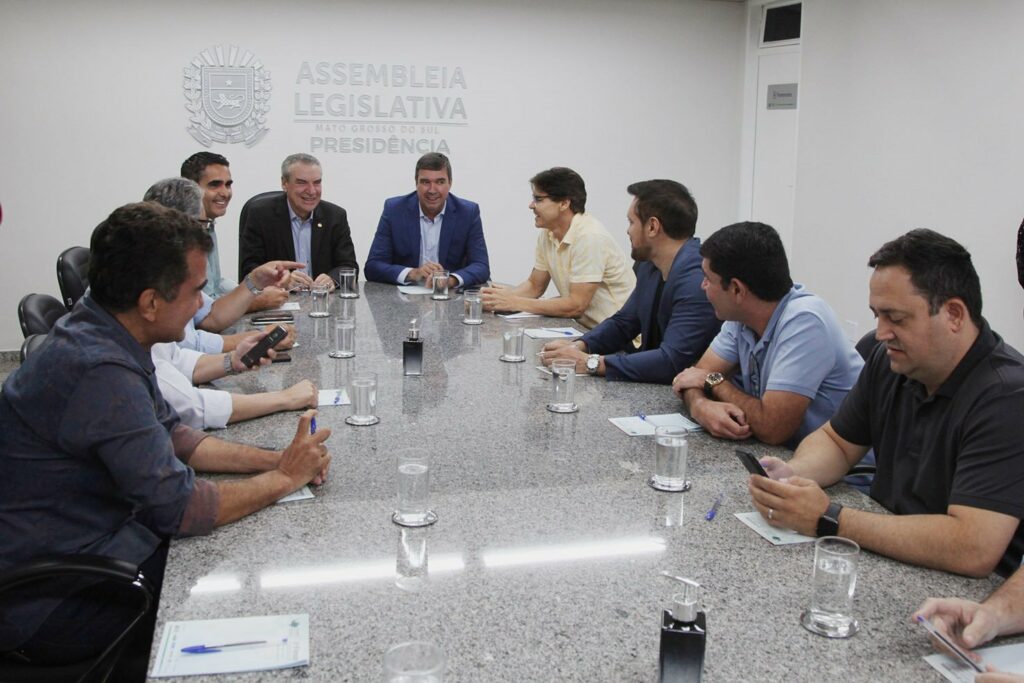 Apoio: Assembleia recebe visita de governador eleito em primeiro dia de transição Apoio: Assembleia recebe visita de governador eleito em primeiro dia de transição