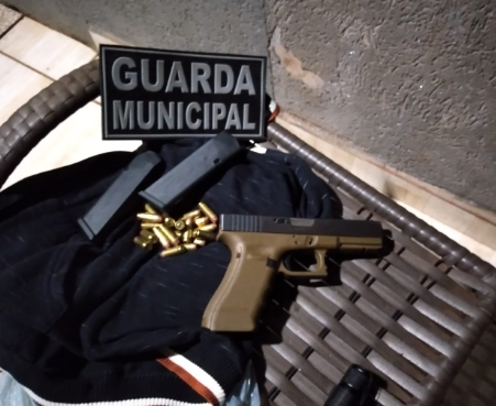 Ponta Porã: GCMFRon atende violência doméstica e apreende pistola Glock 22 Gen Áustria .40 Ponta Porã: GCMFRon atende violência doméstica e apreende pistola Glock 22 Gen Áustria .40