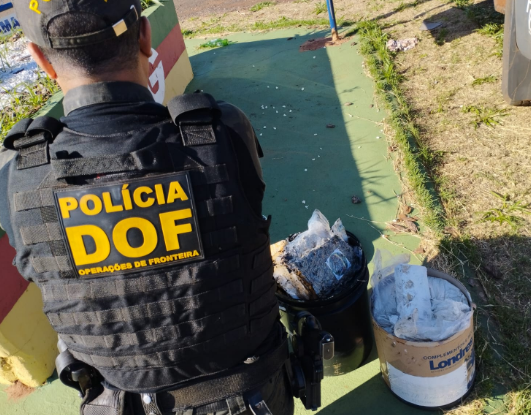 Ponta Porã: DOF apreende maconha e skunk escondidos dentro de galões de tintas Ponta Porã: DOF apreende maconha e skunk escondidos dentro de galões de tintas