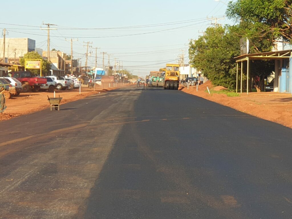 Ponta Porã: Núcleo urbano do Assentamento Nova Itamarati recebe asfalto Ponta Porã: Núcleo urbano do Assentamento Nova Itamarati recebe asfalto