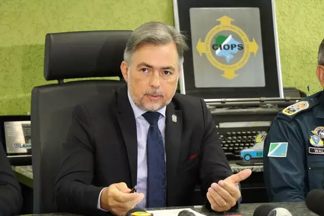 Riedel mantém 3 secretários e anuncia 2 novos nomes para o primeiro escalão Riedel mantém 3 secretários e anuncia 2 novos nomes para o primeiro escalão