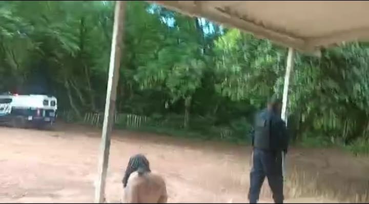 Fronteira: Bandidos assaltam casa de câmbio e trocam tiros com a polícia Fronteira: Bandidos assaltam casa de câmbio e trocam tiros com a polícia