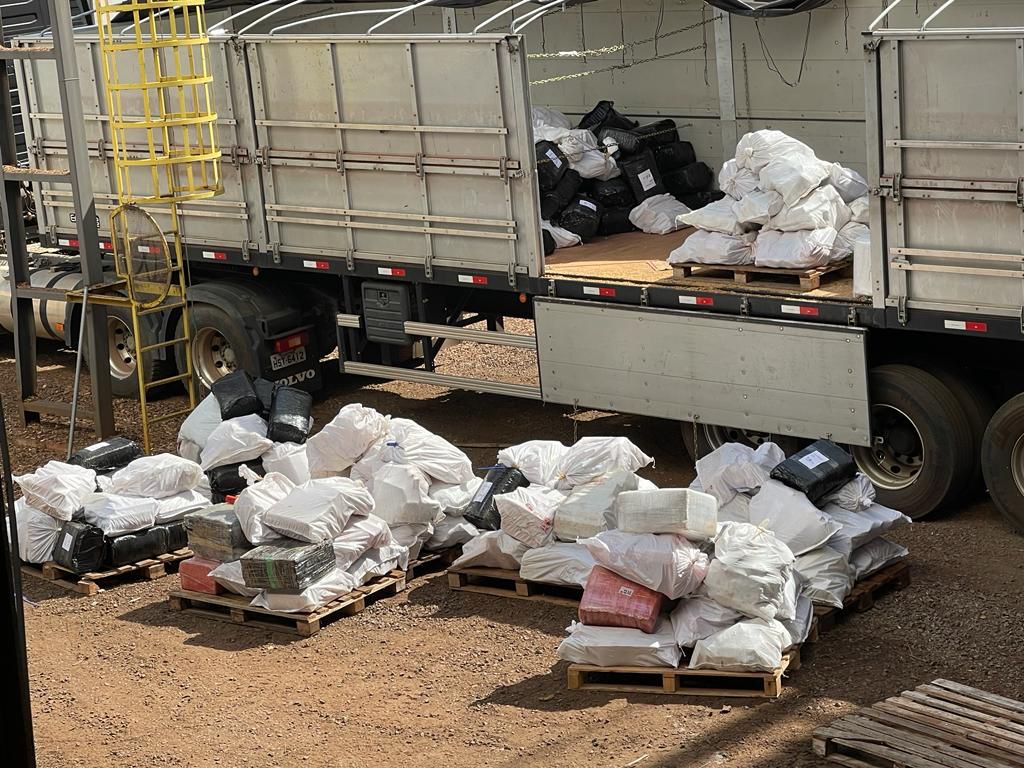 PF incinera mais de 12 toneladas de drogas em Ponta Porã/MS PF incinera mais de 12 toneladas de drogas em Ponta Porã/MS