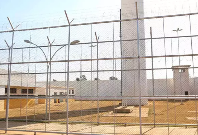 Com 500 presos na Gameleira, policiais reclamam de vulnerabilidade de presídio