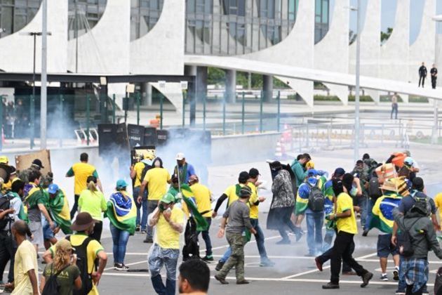 Deputados aprovam intervenção federal na segurança do DF