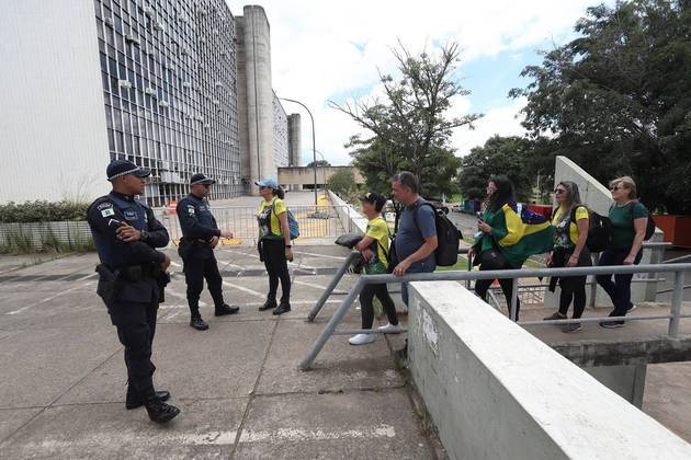 Deputados aprovam intervenção federal na segurança do DF