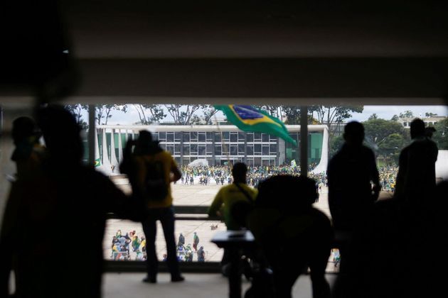 Deputados aprovam intervenção federal na segurança do DF
