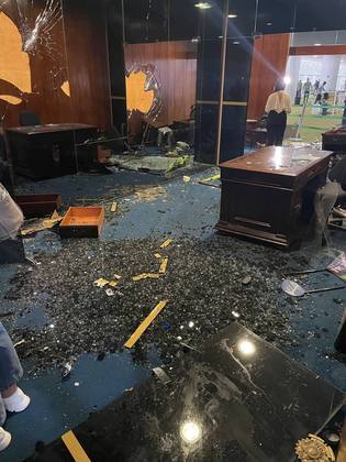Eduardo Riedel, Governador do MS oferece assistência jurídica a presos em atos de vandalismo em Brasilia Eduardo Riedel, Governador do MS oferece assistência jurídica a presos em atos de vandalismo em Brasilia