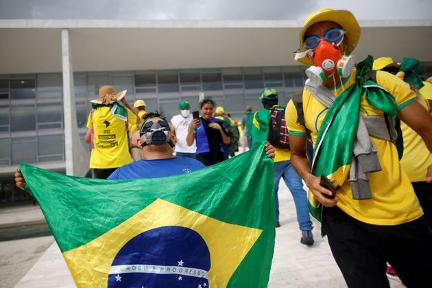 Deputados aprovam intervenção federal na segurança do DF