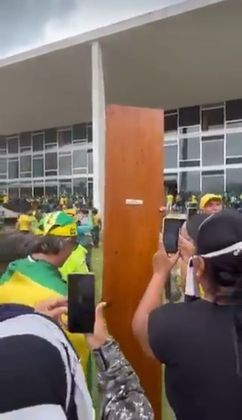 Deputados aprovam intervenção federal na segurança do DF
