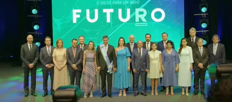 Eduardo Riedel toma posse como governador de MS e diz: 'É hora da reconciliação do nosso povo'