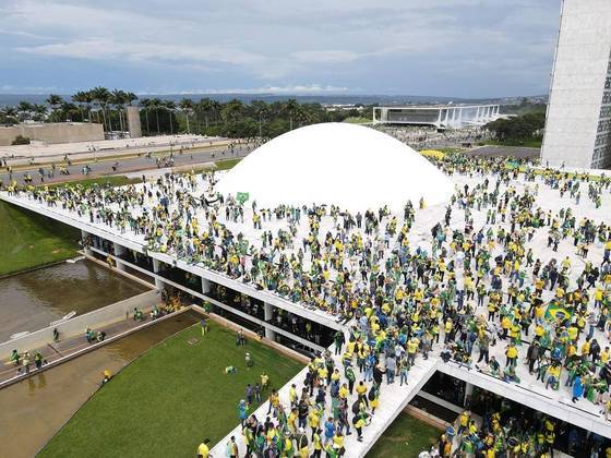 Deputados aprovam intervenção federal na segurança do DF