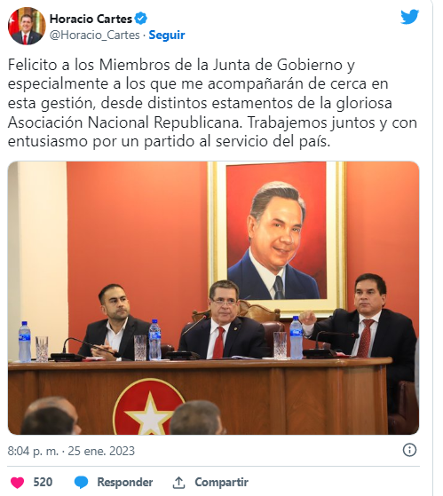 Horacio Cartes felicita a los nuevos miembros de la mesa directiva de la ANR