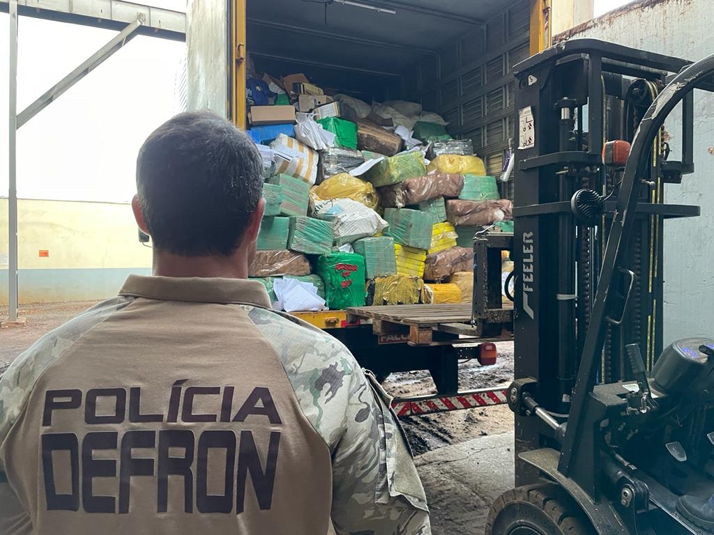 Defron: Quase 14 toneladas de drogas sáo incineradas em Dourados Defron: Quase 14 toneladas de drogas sáo incineradas em Dourados