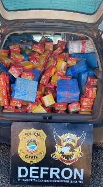 PC apreende comboio de cinco veículos com produtos contrabandeados PC apreende comboio de cinco veículos com produtos contrabandeados