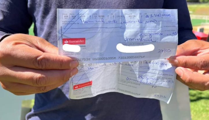 Ponta Porã: Trabalhadores do Horto Florestal encontram mais de R$ 2.000,00 em cheques e procuram dono Ponta Porã: Trabalhadores do Horto Florestal encontram mais de R$ 2.000,00 em cheques e procuram dono