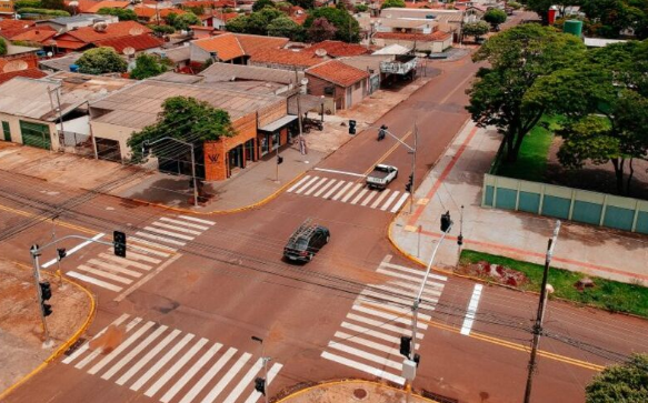 Seis semáforos começam a funcionar a partir de hoje em Dourados Seis semáforos começam a funcionar a partir de hoje em Dourados