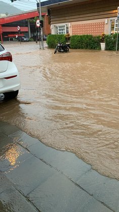 Chuva no litoral norte de SP deixa 36 mortos; 228 pessoas estão desalojadas e 338 desabrigadas Chuva no litoral norte de SP deixa 36 mortos; 228 pessoas estão desalojadas e 338 desabrigadas