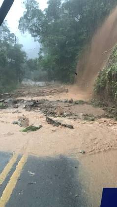 Chuva no litoral norte de SP deixa 36 mortos; 228 pessoas estão desalojadas e 338 desabrigadas Chuva no litoral norte de SP deixa 36 mortos; 228 pessoas estão desalojadas e 338 desabrigadas