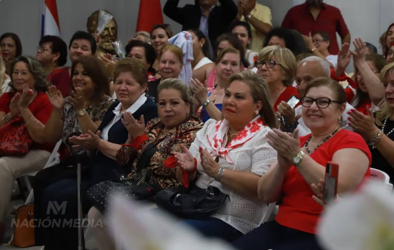 “La vida no es otra cosa que tener esperanza”, dijo Horacio Cartes en homenaje a las mujeres