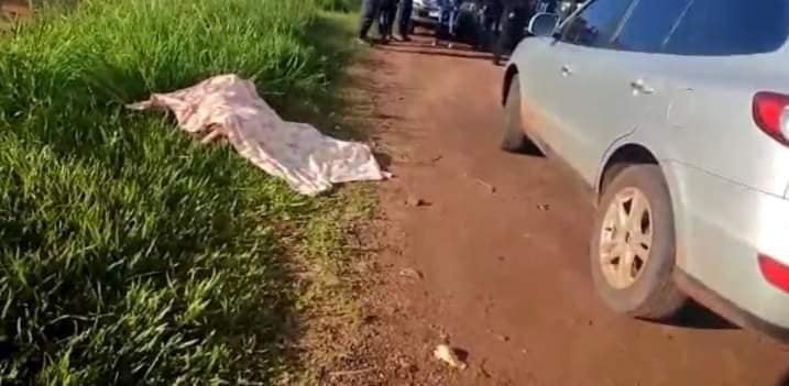 Jovem é encontrado morto em Ponta Porã com cartaz "Não roubar caminhoneta"