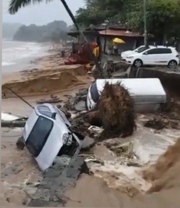 Chuva no litoral norte de SP deixa 36 mortos; 228 pessoas estão desalojadas e 338 desabrigadas Chuva no litoral norte de SP deixa 36 mortos; 228 pessoas estão desalojadas e 338 desabrigadas