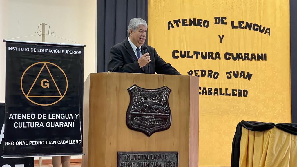 Delegación del Ateneo de Lengua y Cultura Guaraní se entrevistó con el intendente Ronald Acevedo Delegación del Ateneo de Lengua y Cultura Guaraní se entrevistó con el intendente Ronald Acevedo