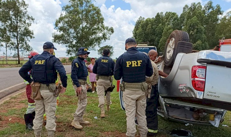 Mulher perde o controle da direção e capota veículo na saída de Caarapó para Juti Mulher perde o controle da direção e capota veículo na saída de Caarapó para Juti