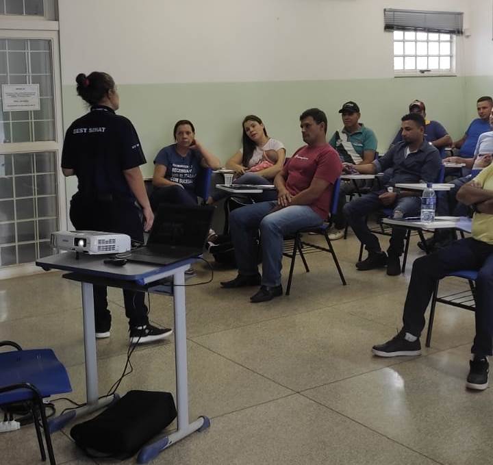 Cooperfron participa de curso ministrado pelo Sest Senat Cooperfron participa de curso ministrado pelo Sest Senat