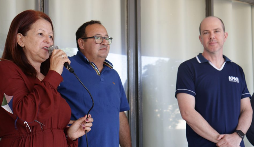<strong>APAE de Amambai recebe ônibus 0 KM para transporte de alunos</strong> <strong>APAE de Amambai recebe ônibus 0 KM para transporte de alunos</strong>
